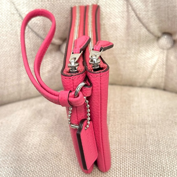 Coach Double Corner Zip Leather Wristlet F87590 Bright Fuchsia Pink Pre-Own - Picture 5 of 6